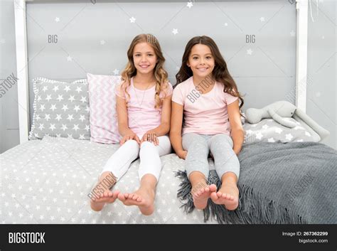 xxx young sister|Teaching my younger sister about sex and love.